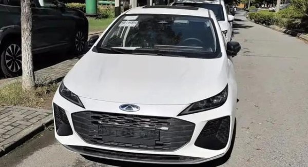 鑫优配 新款奇瑞艾瑞泽5，继续1.5L+CVT